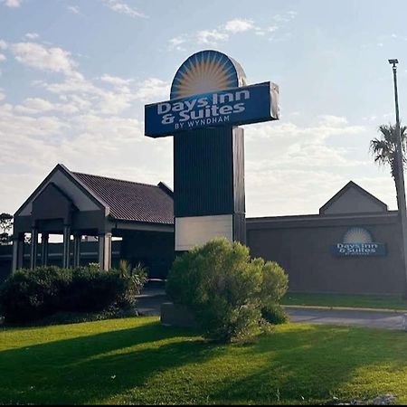 Days Inn & Suites By Wyndham Jennings Екстериор снимка