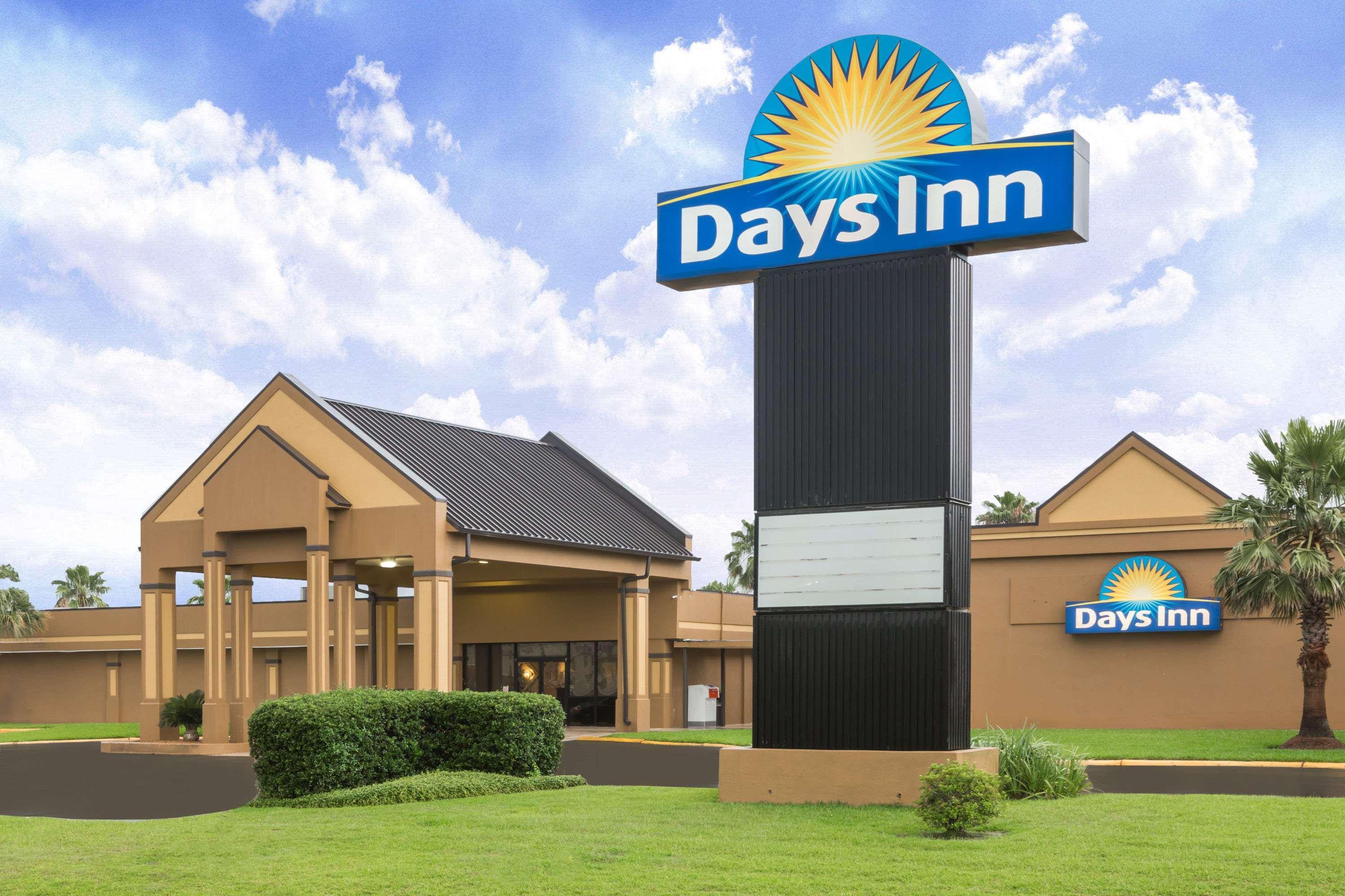 Days Inn & Suites By Wyndham Jennings Екстериор снимка