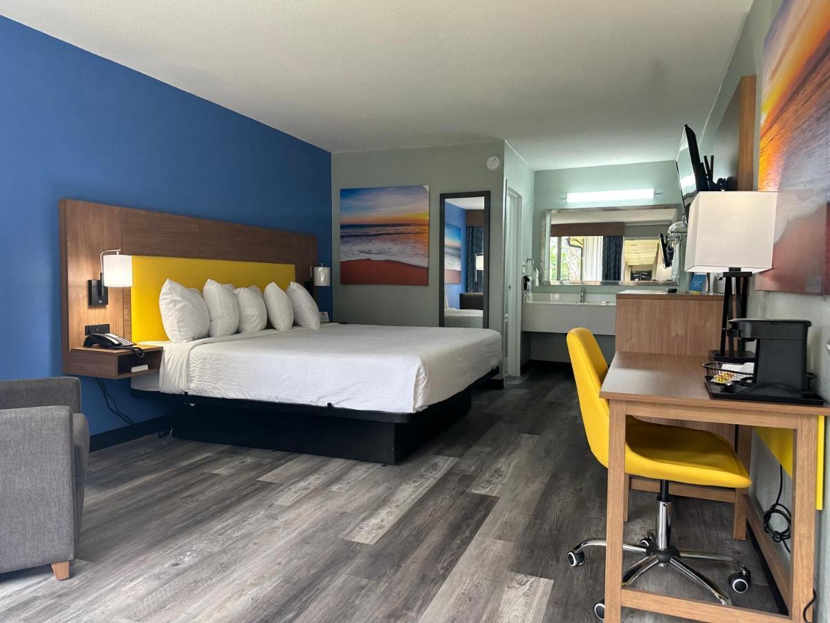 Days Inn & Suites By Wyndham Jennings Екстериор снимка