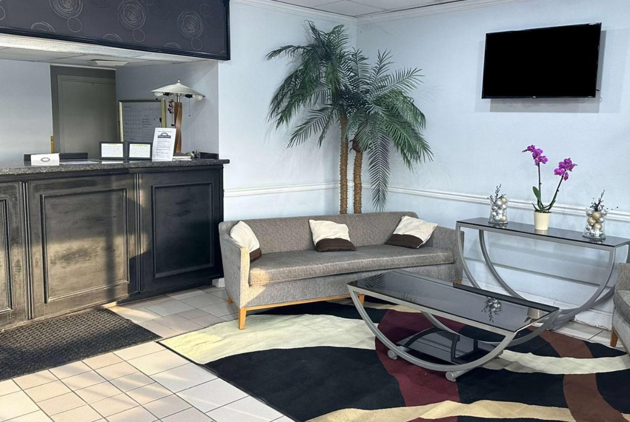 Days Inn & Suites By Wyndham Jennings Екстериор снимка