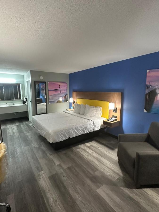 Days Inn & Suites By Wyndham Jennings Екстериор снимка