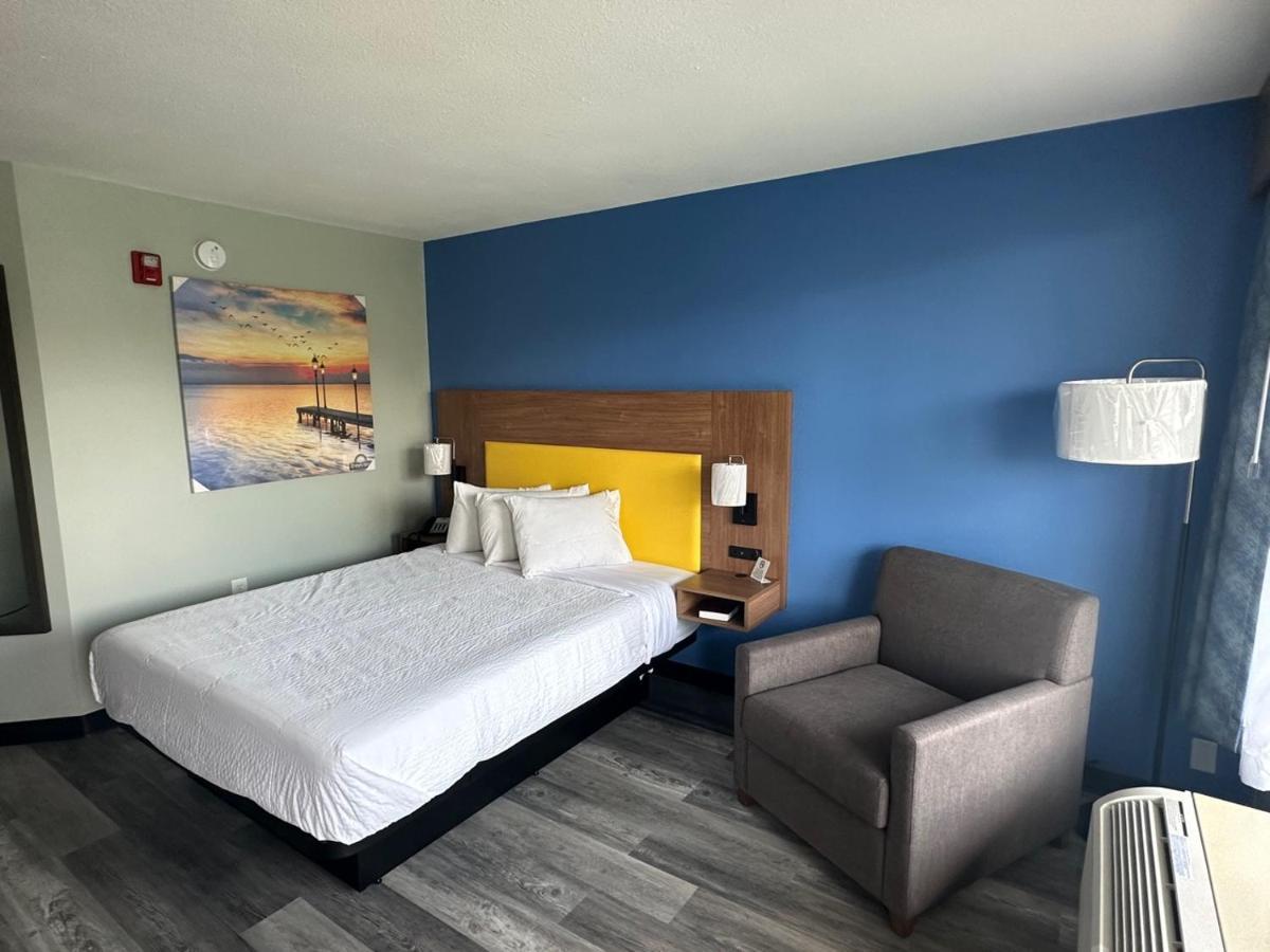 Days Inn & Suites By Wyndham Jennings Екстериор снимка