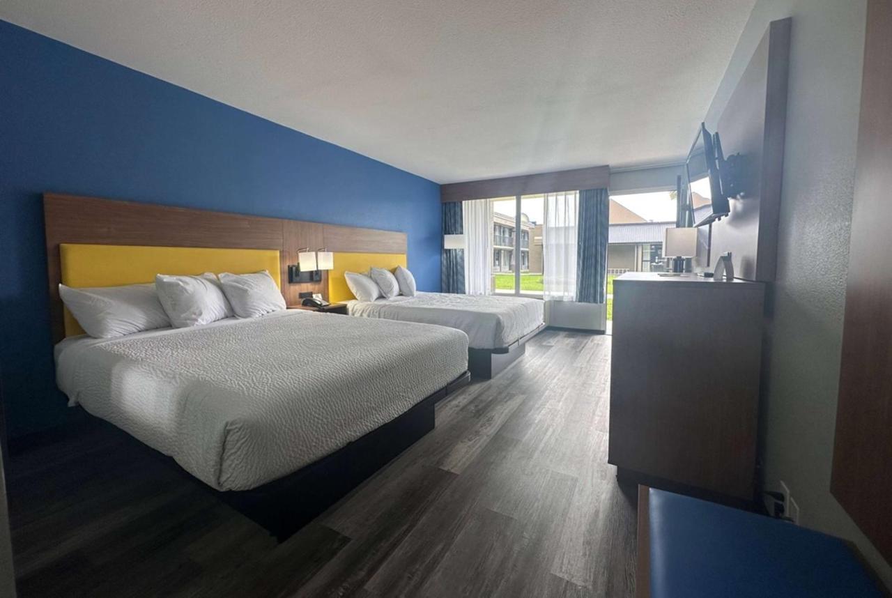 Days Inn & Suites By Wyndham Jennings Екстериор снимка