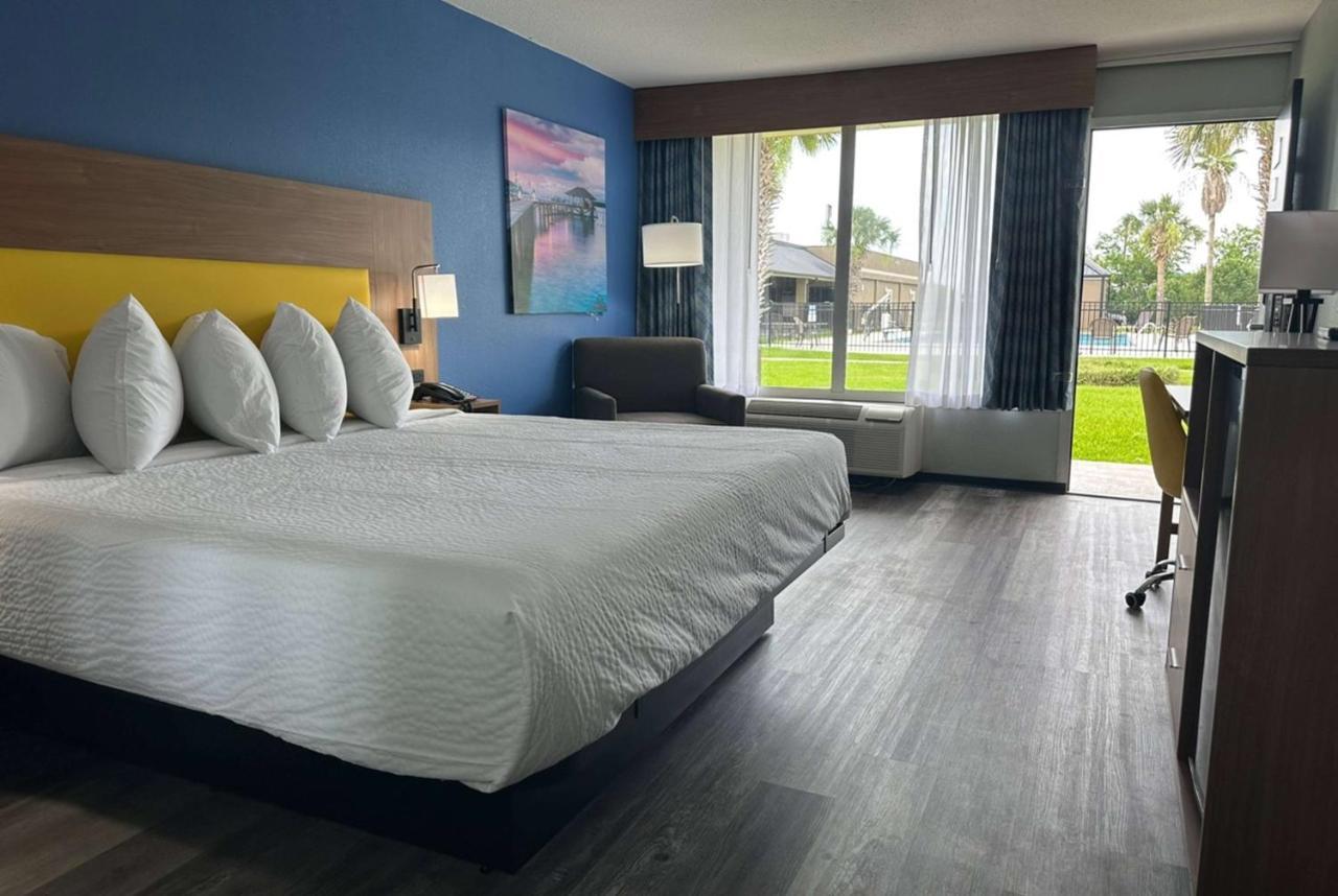 Days Inn & Suites By Wyndham Jennings Екстериор снимка