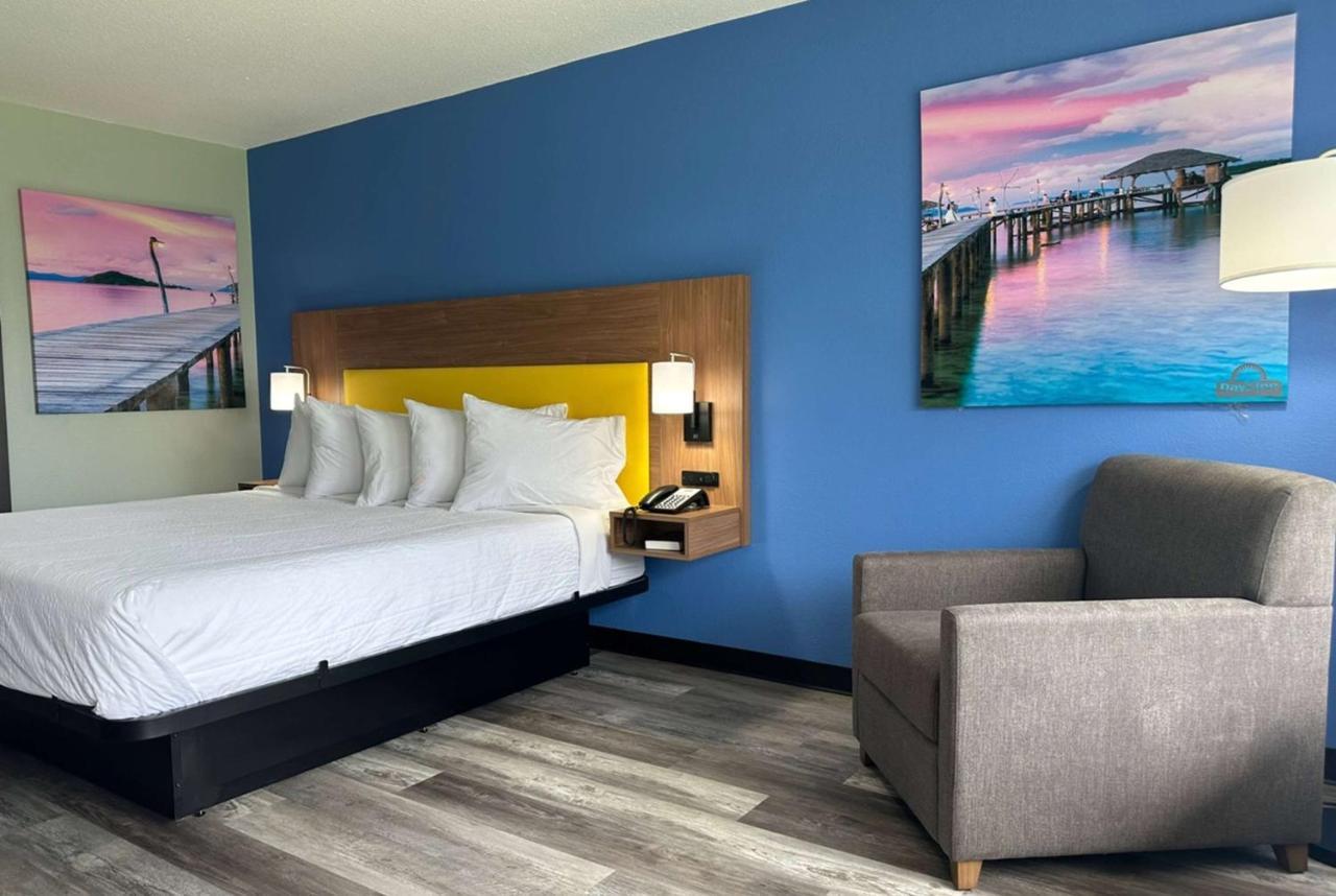 Days Inn & Suites By Wyndham Jennings Екстериор снимка